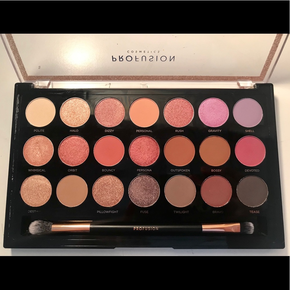 BIT USED. Profusion Infatuation eyeshadow palette.
